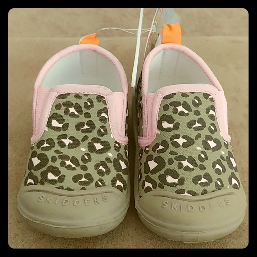 Girls Skidders slip on sneakers